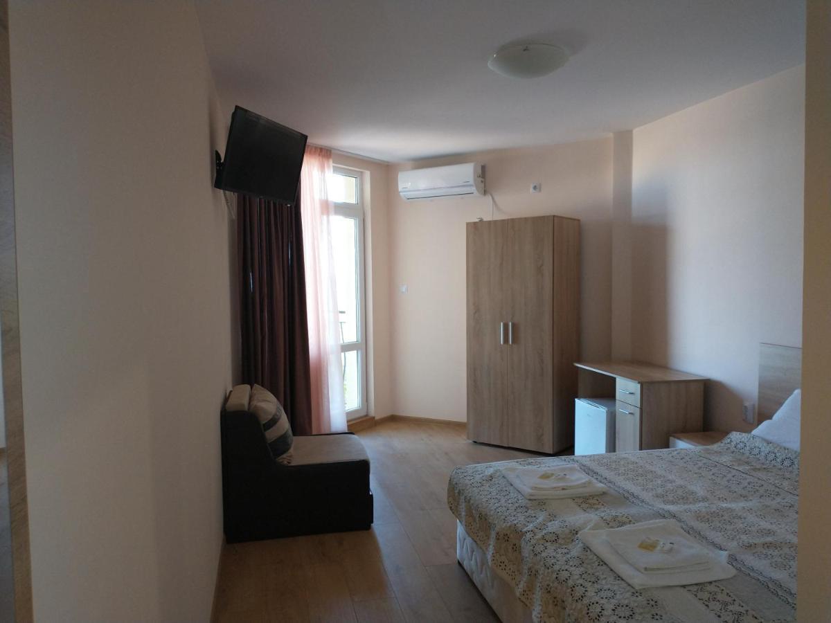 Aura Family Hotel Ravda Exterior photo